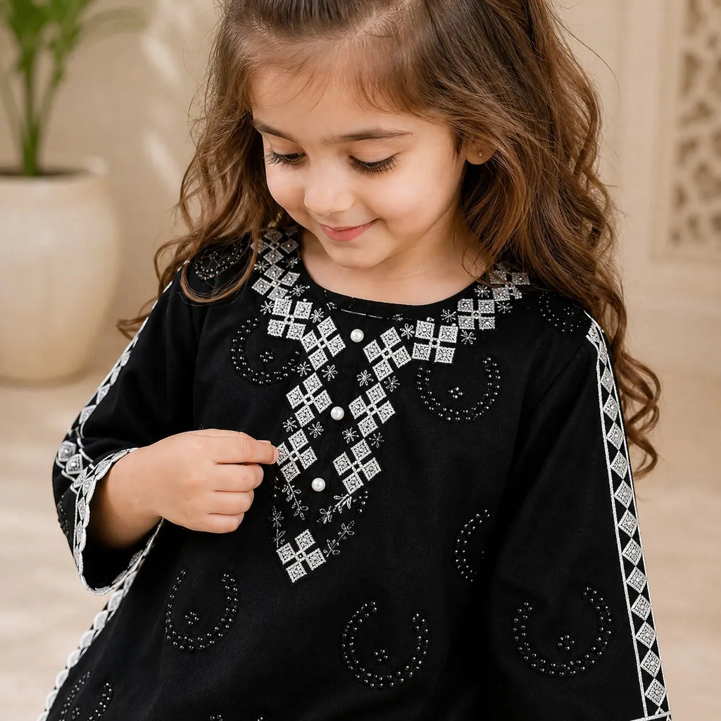 girls black shalwar kameez closeup